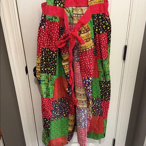 Design House 70’s Patchwork Smock Apron Dress with Pockets - Picture 8 of 9